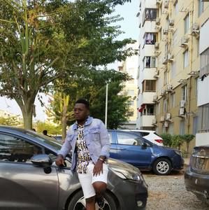 Meet your Posher, Eládio